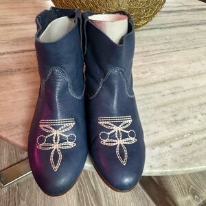 Bonpoint Blue Embroidered Ankle Boots size US 10 EU 27